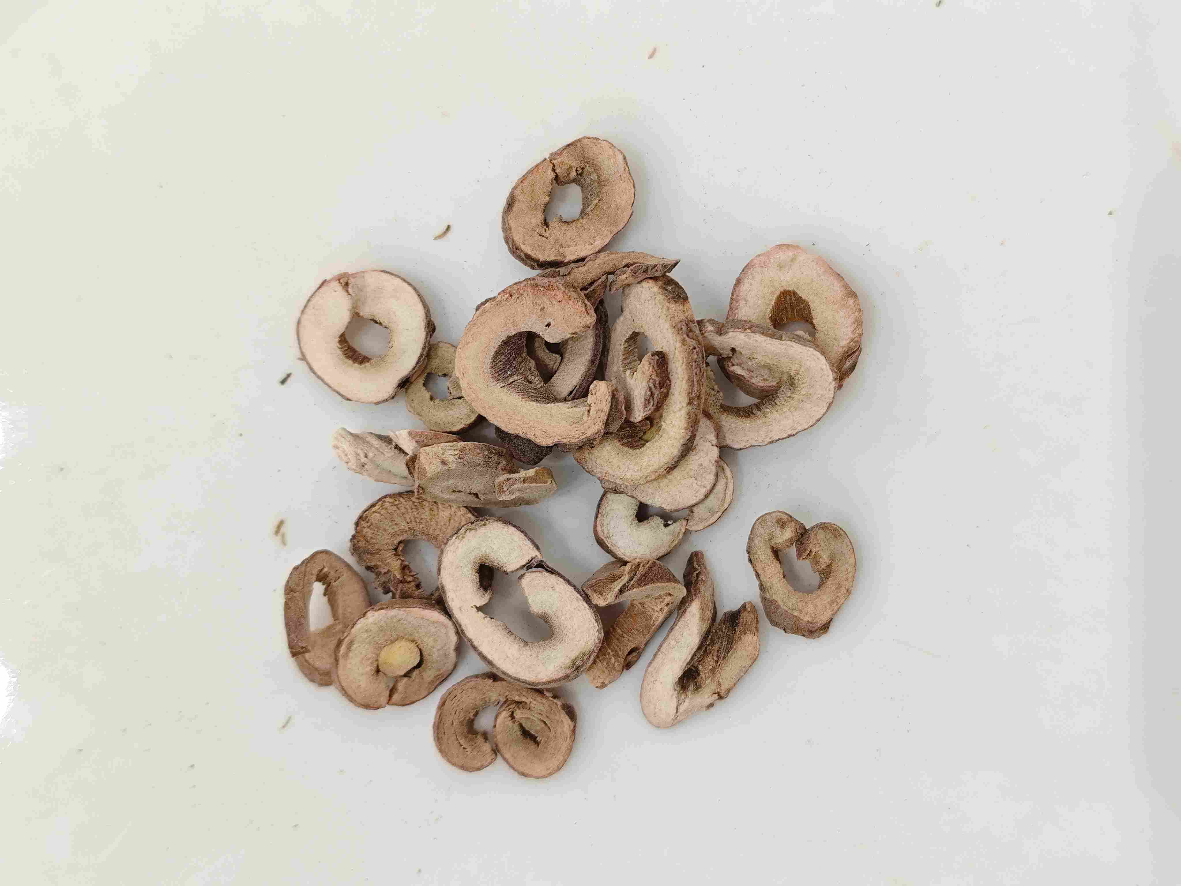 Écorce de pivoine d'arbre (mǔdān pí)